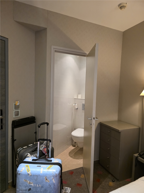 알리제 그레넬 투어 에펠 화장실